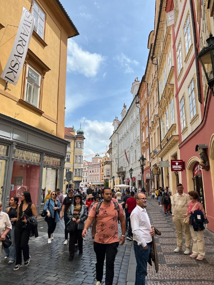Walking the shopping street towards Old Town Square