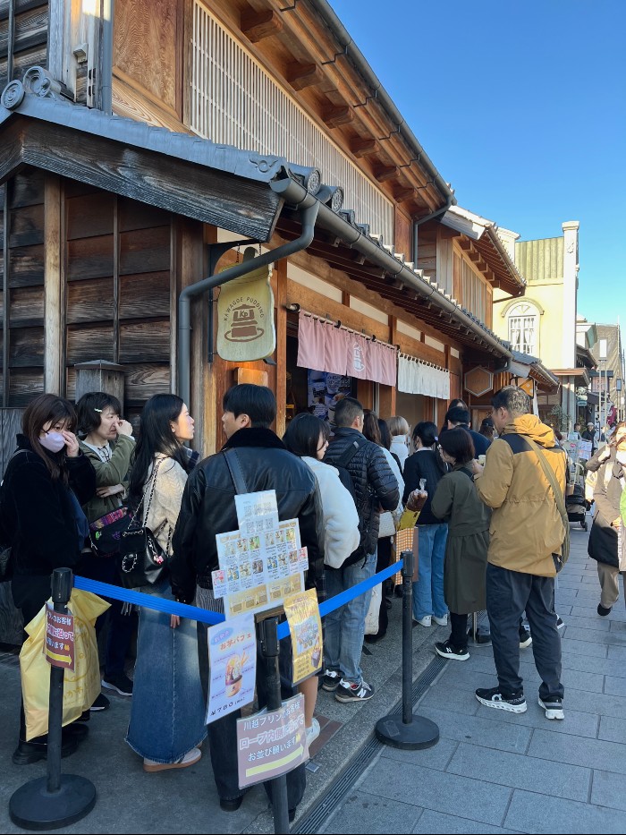 Kurazukuri Street crowds on Sunday